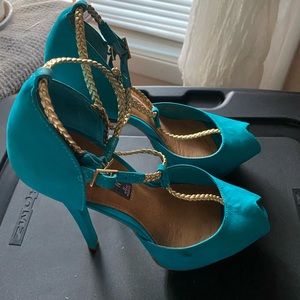 Teal/Gold high heel shoe